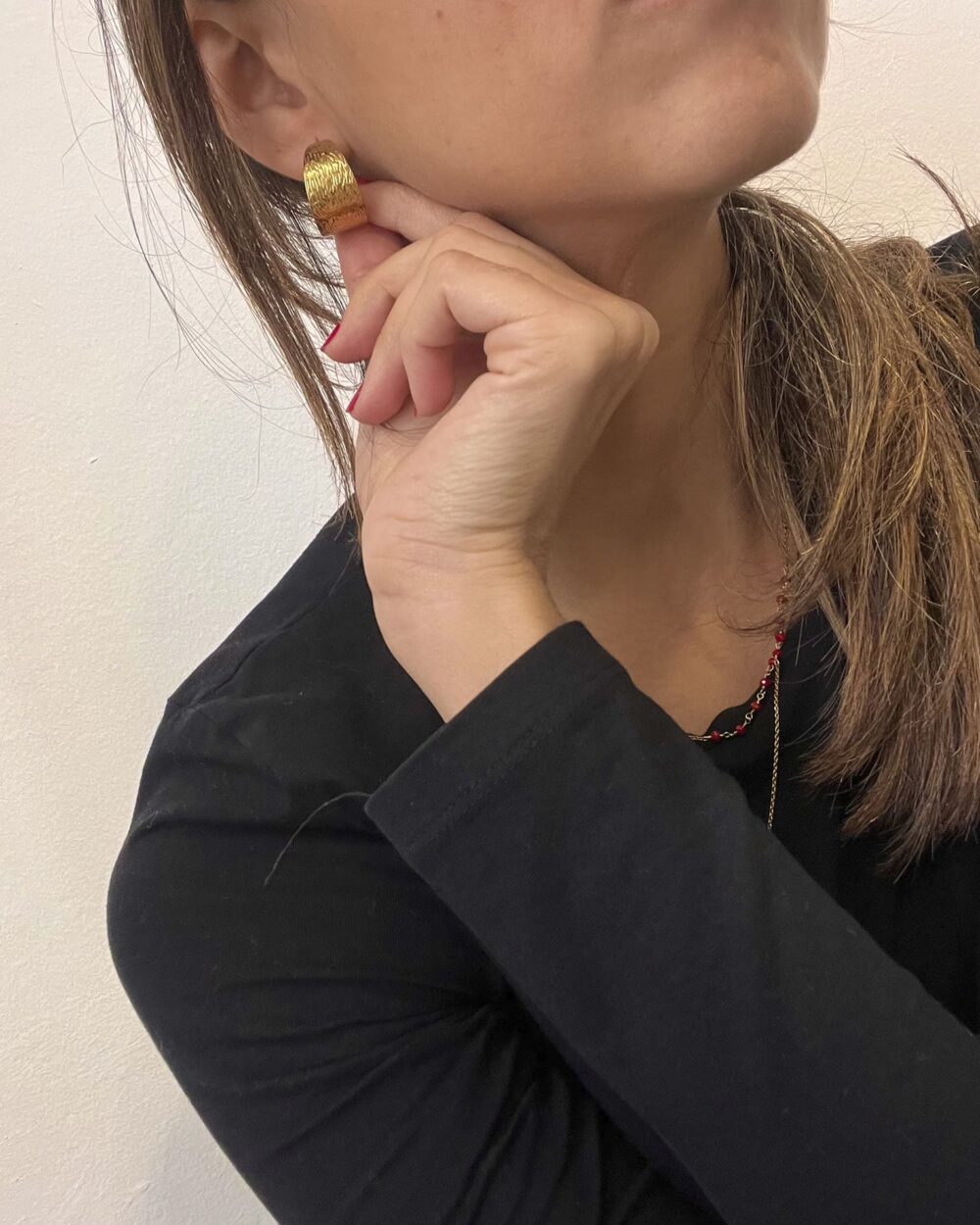Pendientes aros anchos y líneas rugosas - Imagen 4